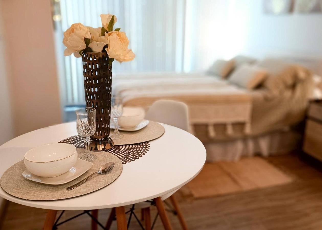 Apartamento Frente Al Mall Depto Tipo Estudio En Mejor Zona Servicio Hom 0817 *