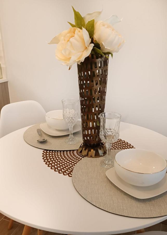 Apartamento Frente Al Mall Depto Tipo Estudio En Mejor Zona Servicio Hom 0817
